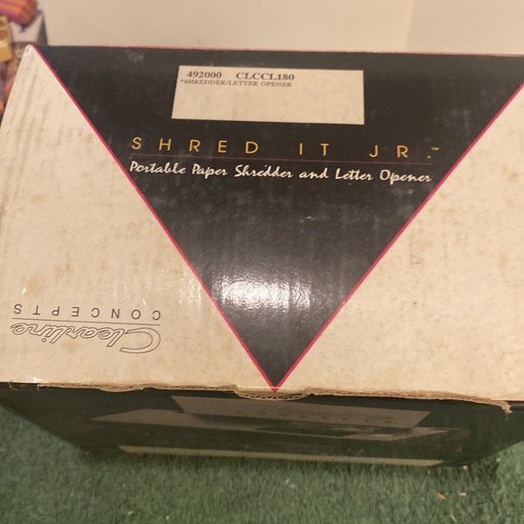 NIB Clearline Concepts portable Paper Shredder - Picture 2 of 5